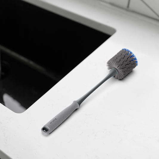 bottle-and-straw-cleaning-brush-set-g6 ZuluBottle_StrawBrush_BySink.png